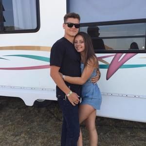 Meet your Posher, Elliot